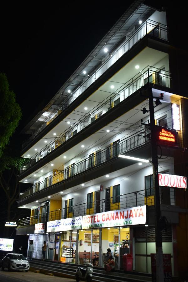 Hotel Gananjaya Гокарна Екстер'єр фото
