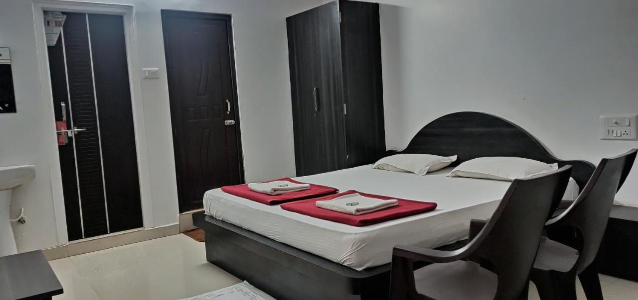 Hotel Gananjaya Гокарна Екстер'єр фото