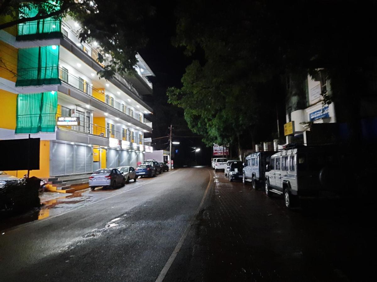 Hotel Gananjaya Гокарна Екстер'єр фото